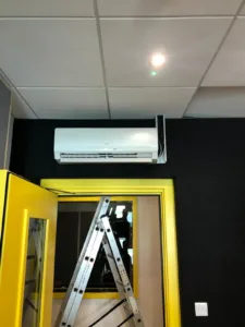 WATER COOLED AIR CONDITIONING INSTALLER
