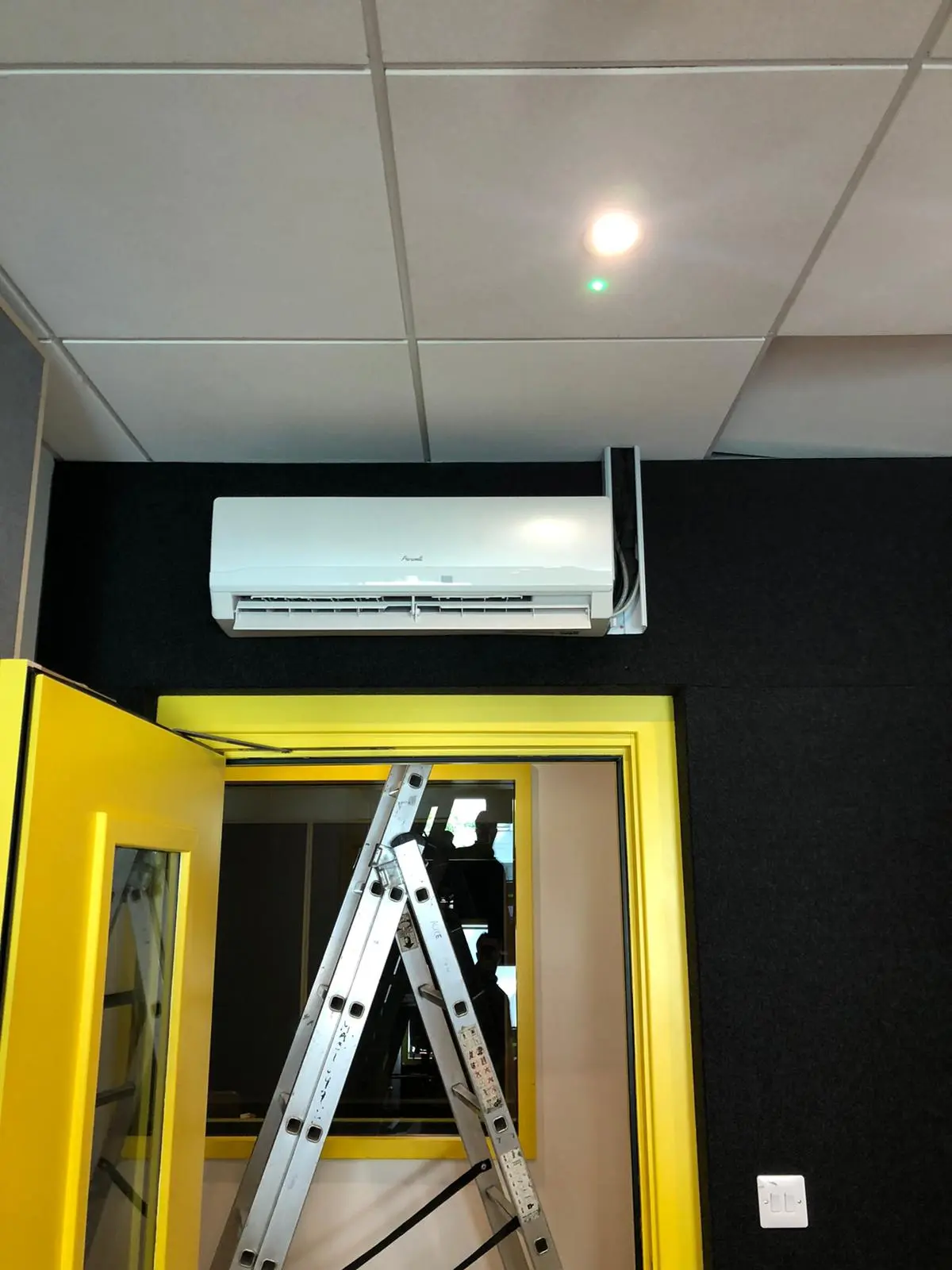commercial restaurant air conditioning installation in Piccadilly London