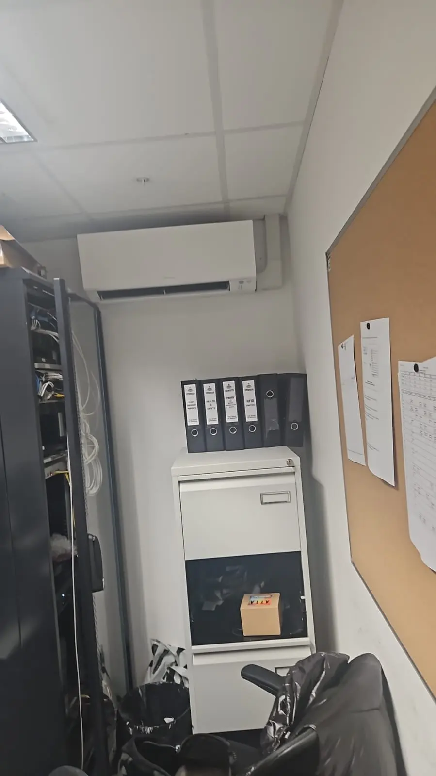 data server room daikin all mounted unit installation in central london