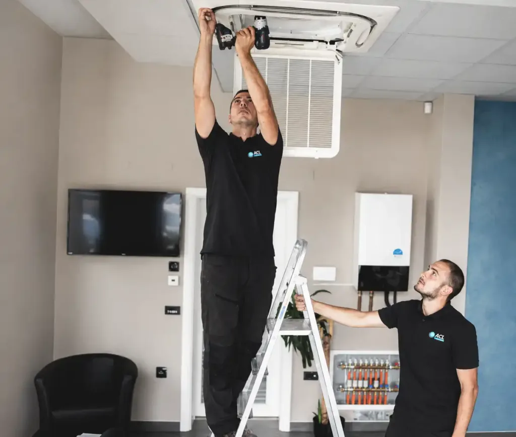 AIR CONDITIONING INSTALLER