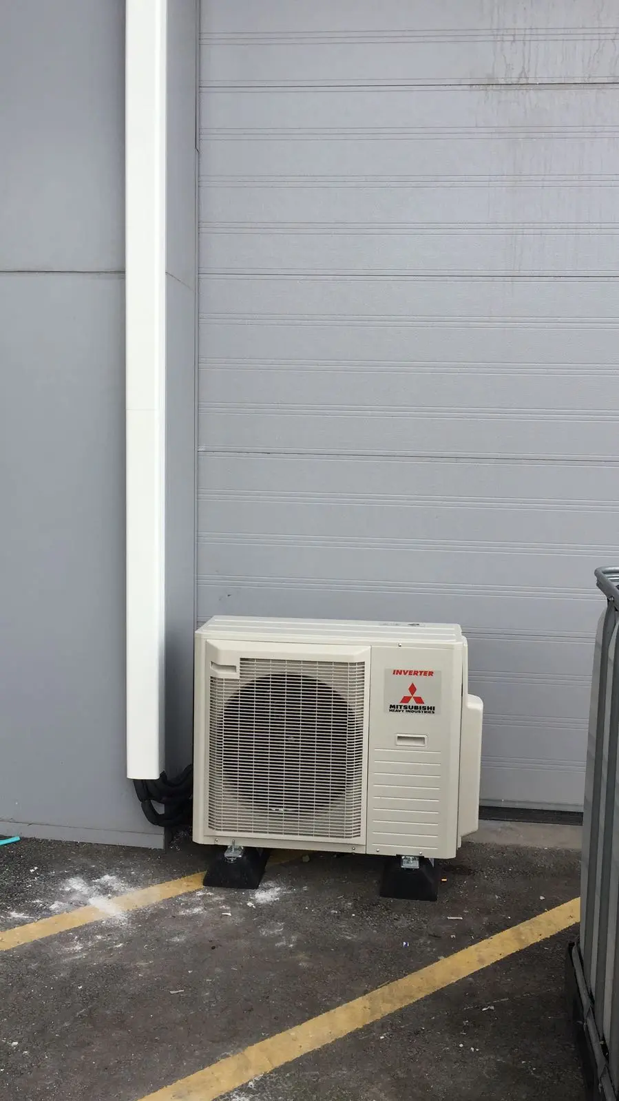 air con unit install for printing company in east london