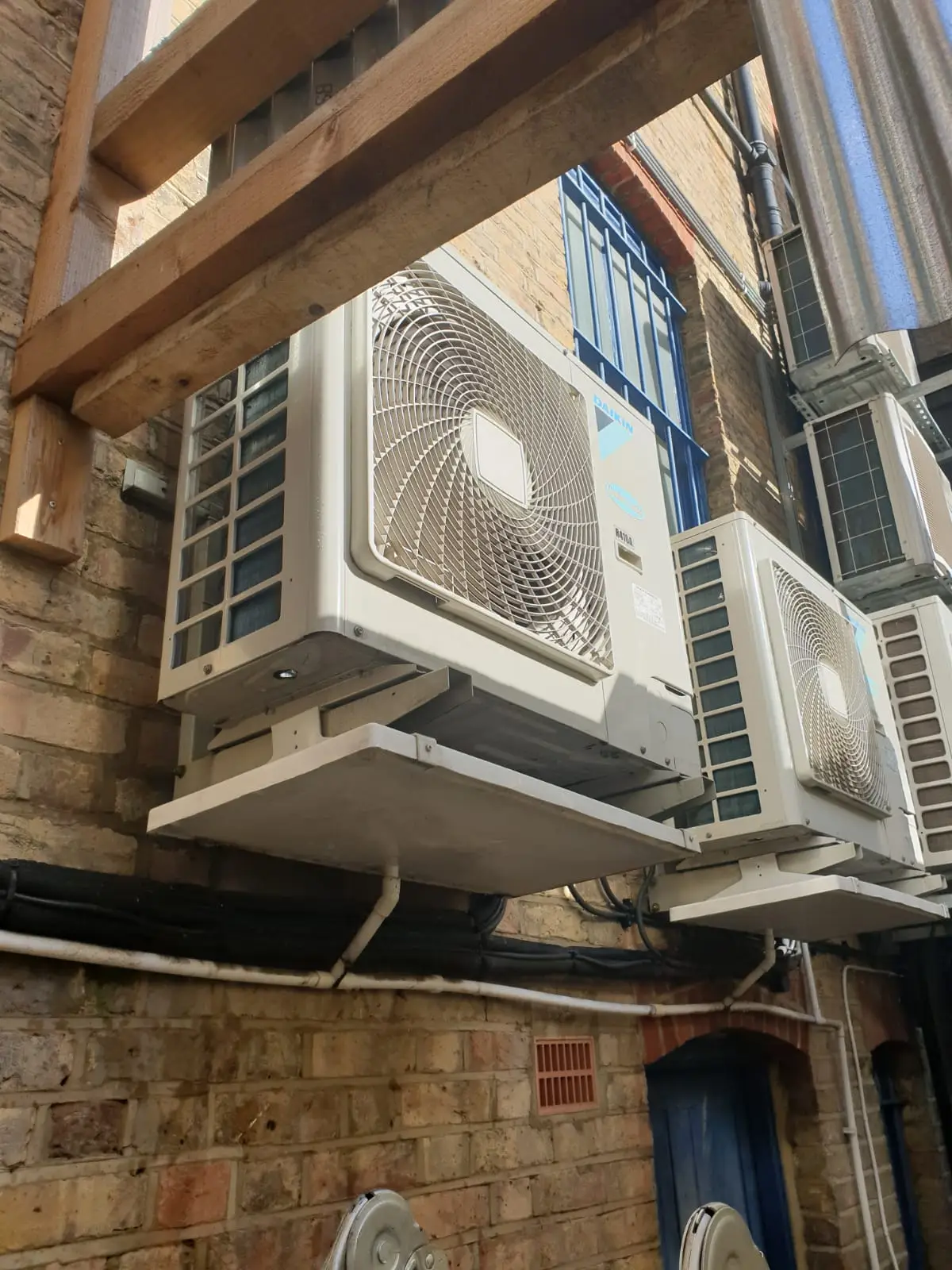 new daikin ac units install in peckham london