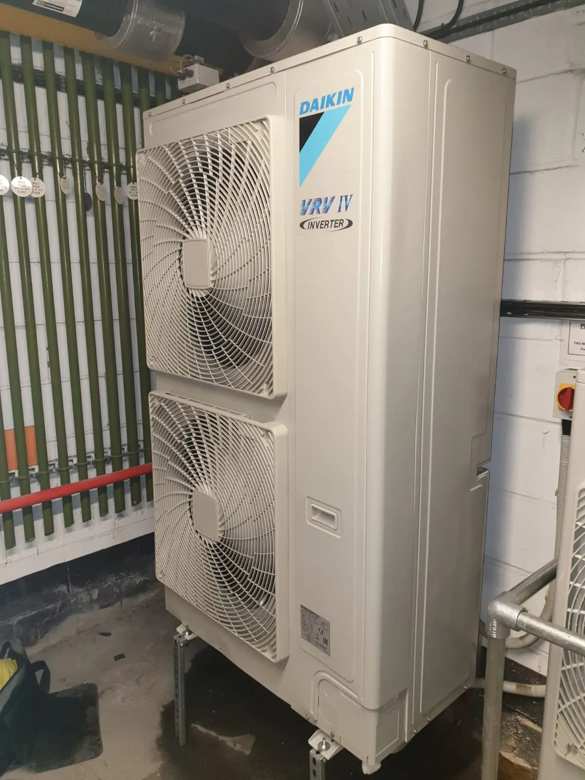 daikin condenser install central london