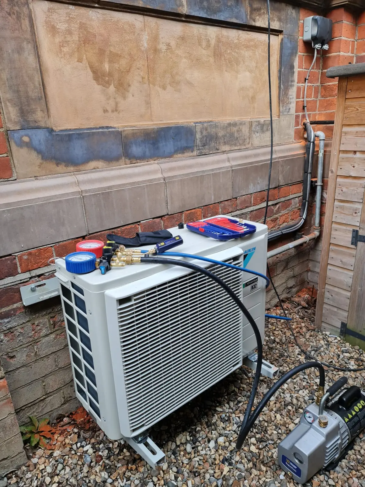 daikin unit installation commercial premises london