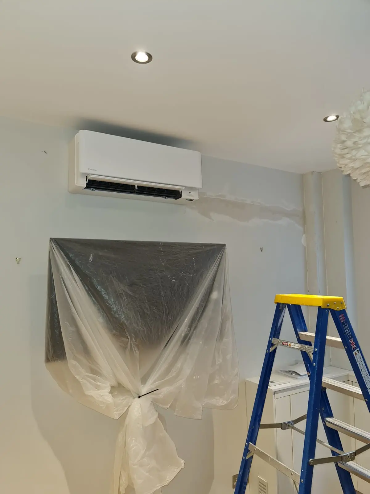 wall mounted air con install in wood green london