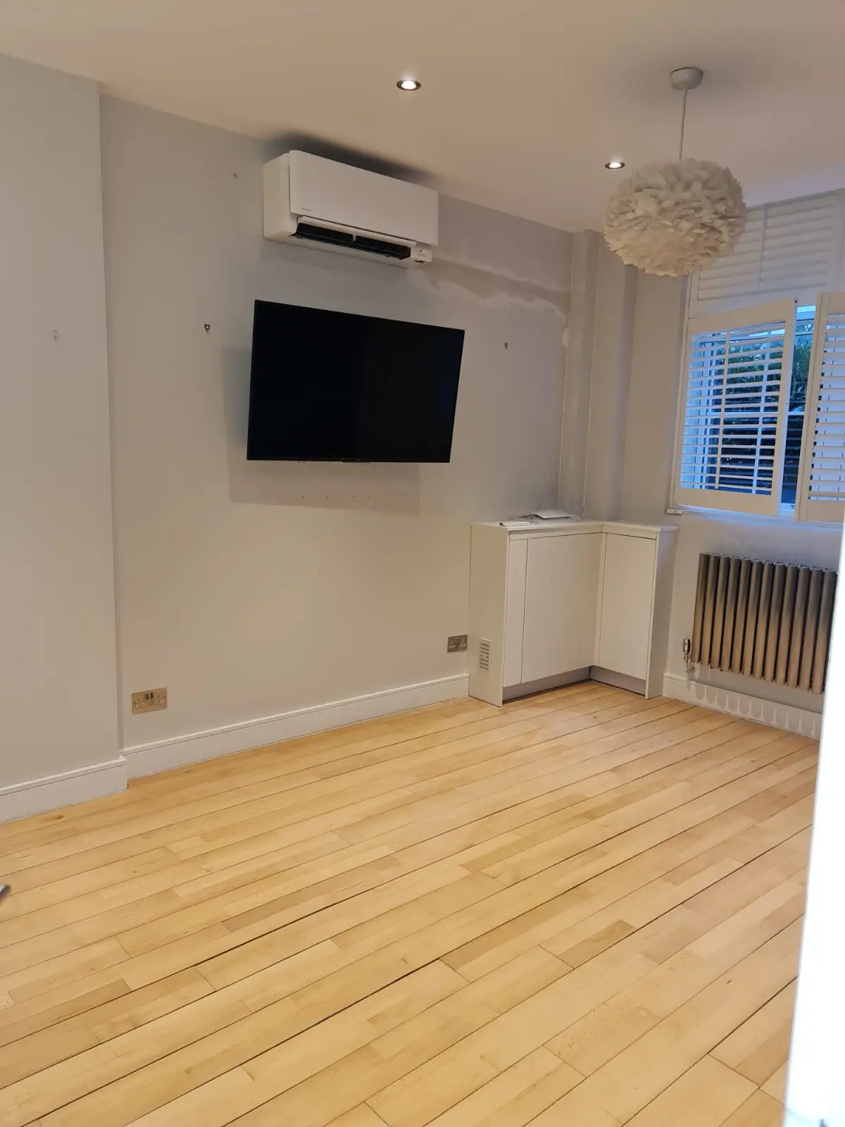 daikin stylish wall mounted installation in a home in north london palmers green