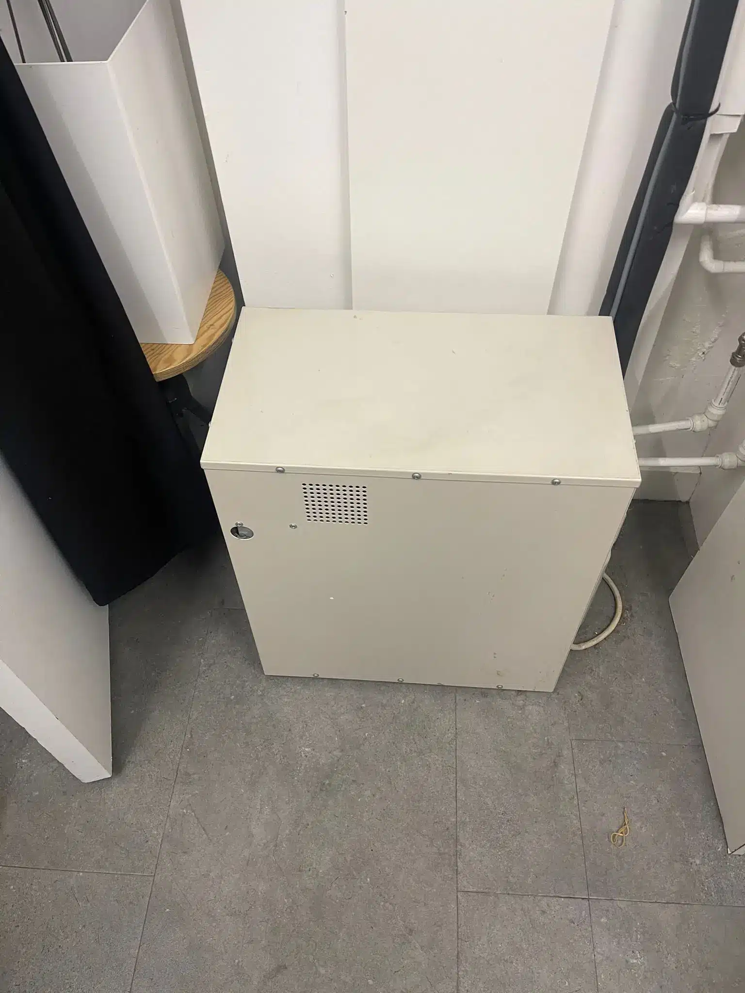 water cooled ac installation in server room central LONDON