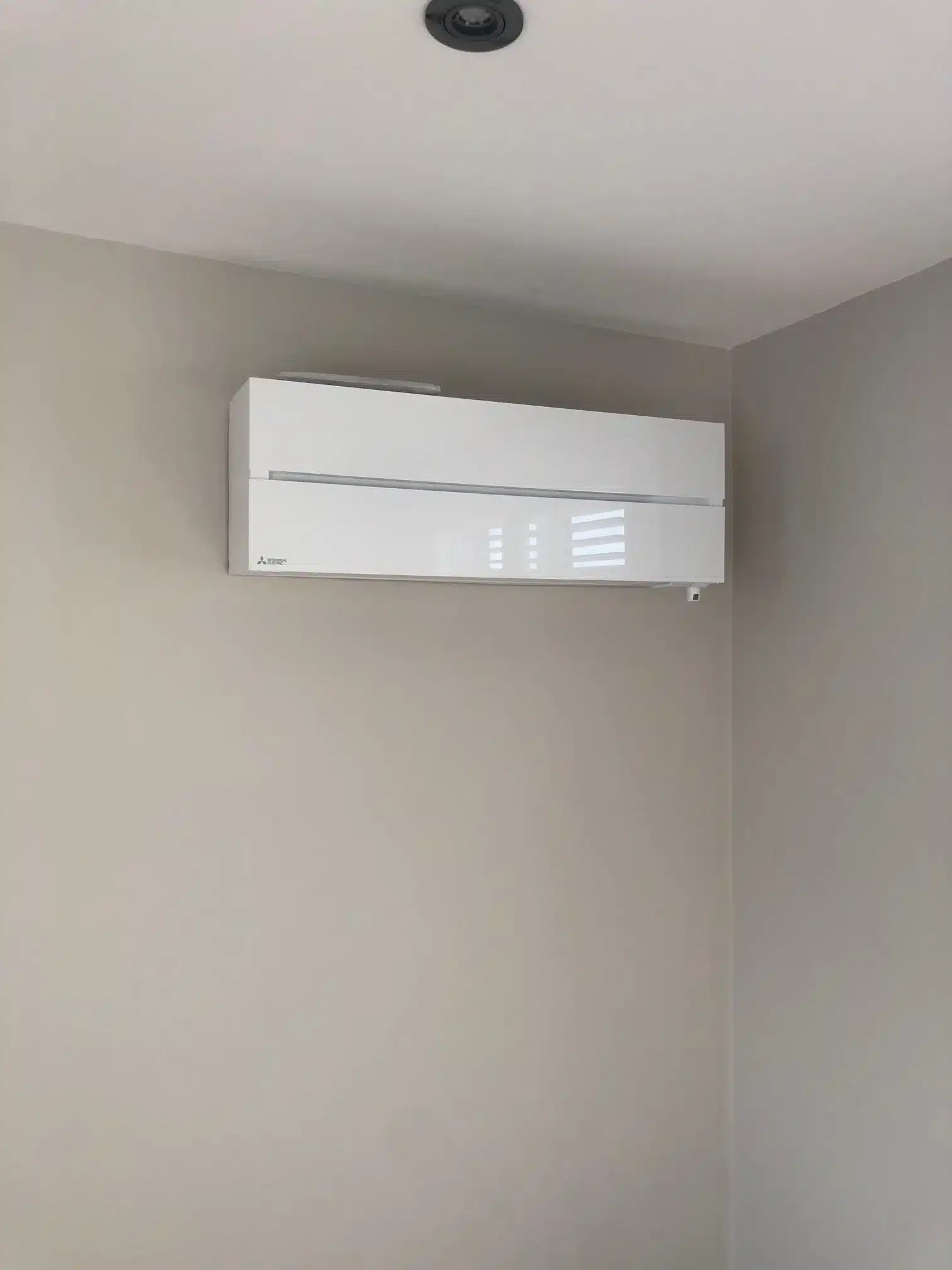 mitsubishi ln air con unit installation for home in london